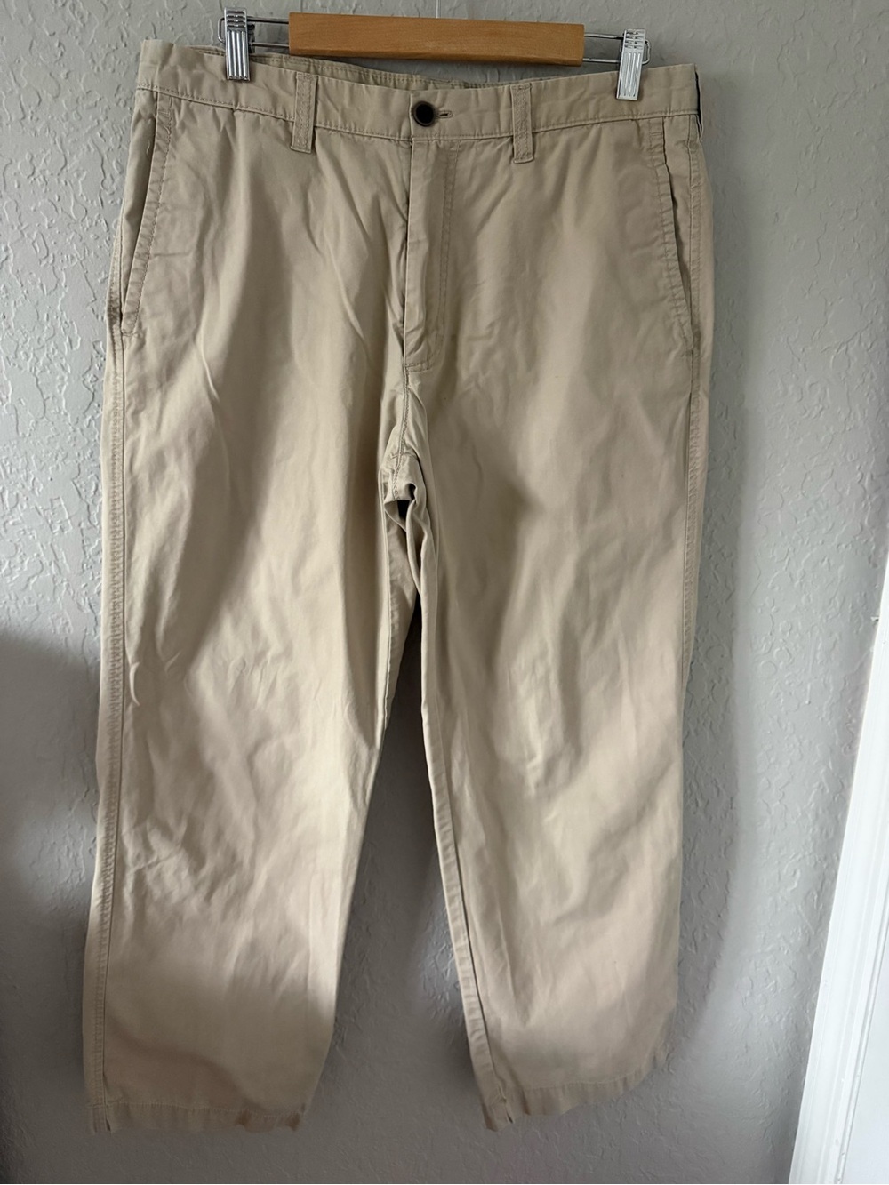 Men's Straight-Fit Chino Pants in Light Khaki